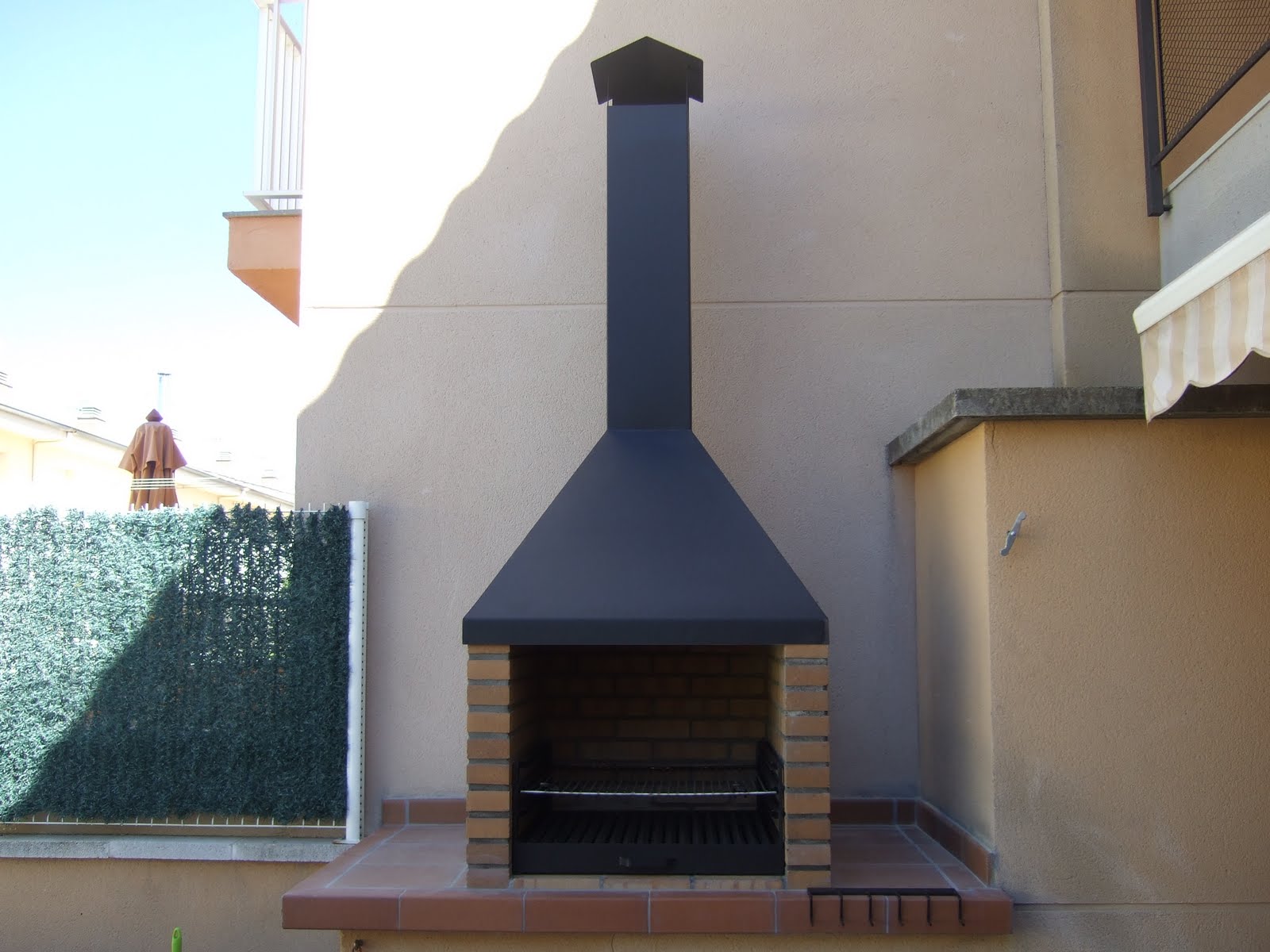 LA BARBACOA Solución al tiro o campana de tu barbacoa