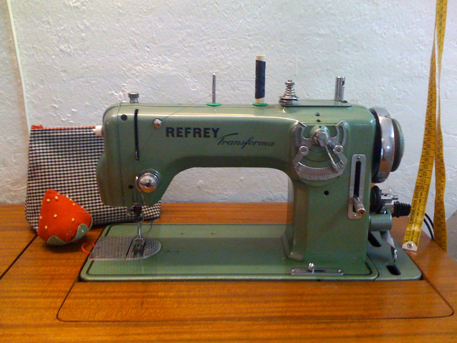 Crisàlida Confeccions REFREY