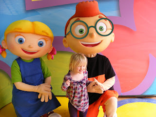 wheezeybouncers jumping thoughts: Sian meeting the Little Einsteins