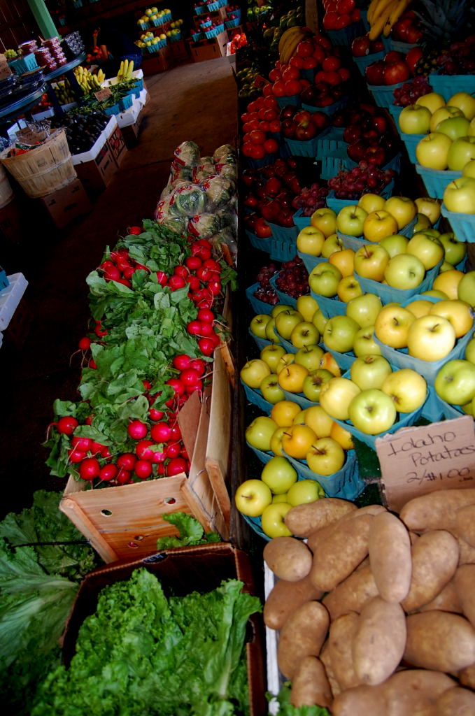 StephanieKimura Barbour's Produce vegetable and fruit stand in Jensen