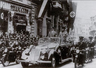 Mussolini+and+Hitler+in+Car