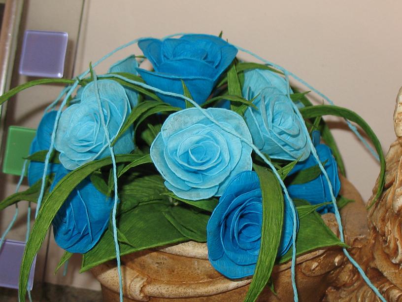 Kwiaty z bibuły - rękodzieło... bibułkowe szaleństwo i nie tylko