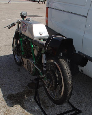Mad Sunday Survivor : alma caferacer clubman ton-up y TT desde Triumph ...