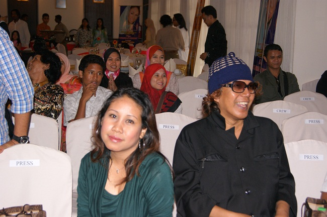 Get Khunsa Mama Juwie Pictures