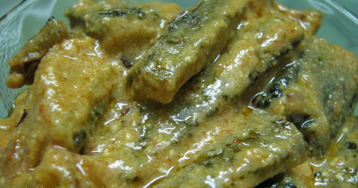 Kitchene Kichukhonn Dahi Karela / Bitter gourd in curd