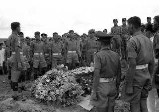 2SIR+funeral+at+Biadari+Malay+Cemetery-1965.jpg