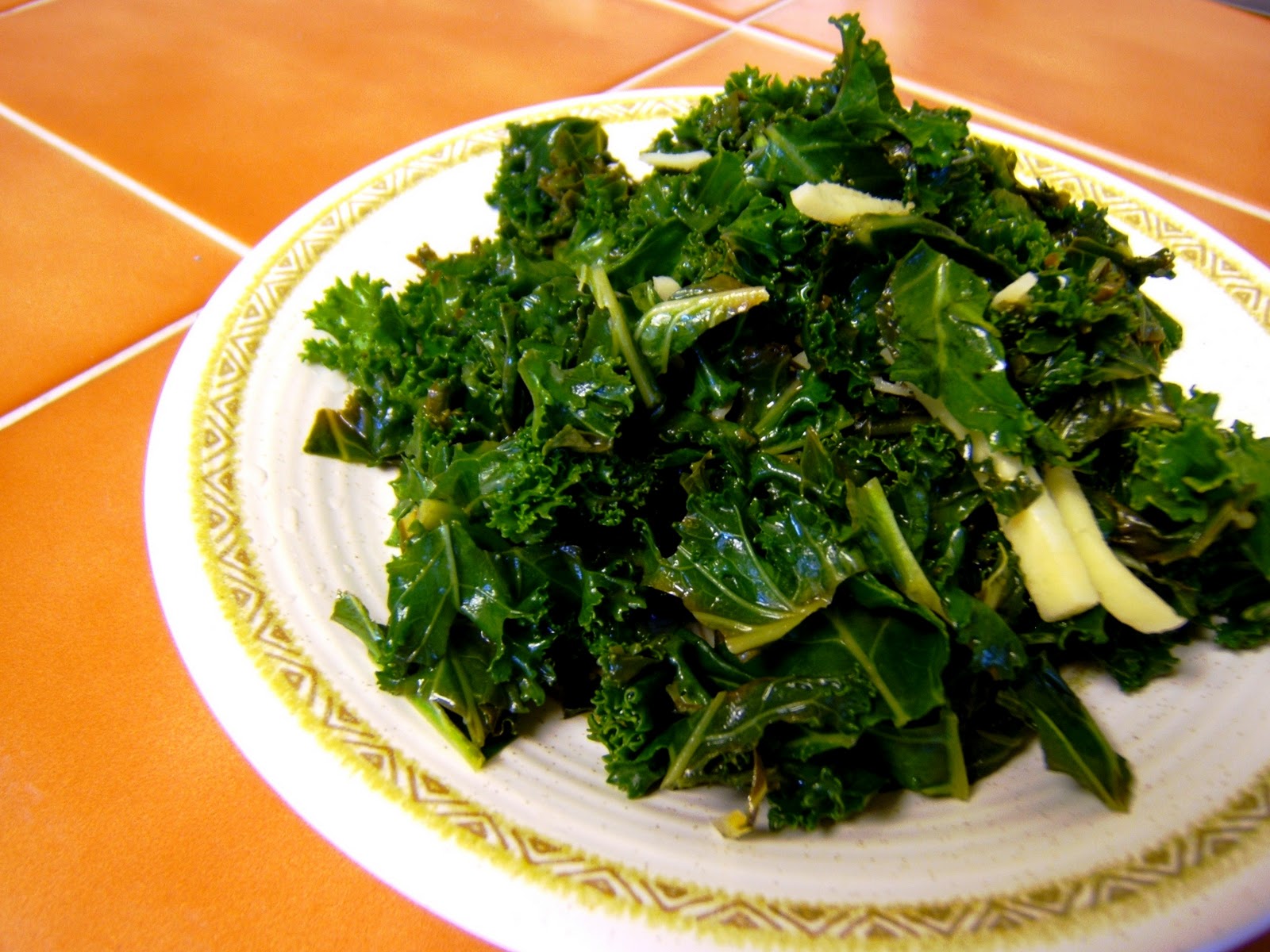 Julia's (Vegan) Kitchen LemonHoneyGinger Kale