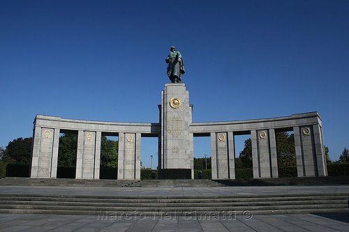 [2073023509_c40918ade0.jpg]