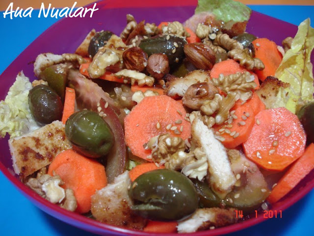  ENSALADA ALIÑADA CON VINAGRE DE AVELLANA DE "ALIÑO" 