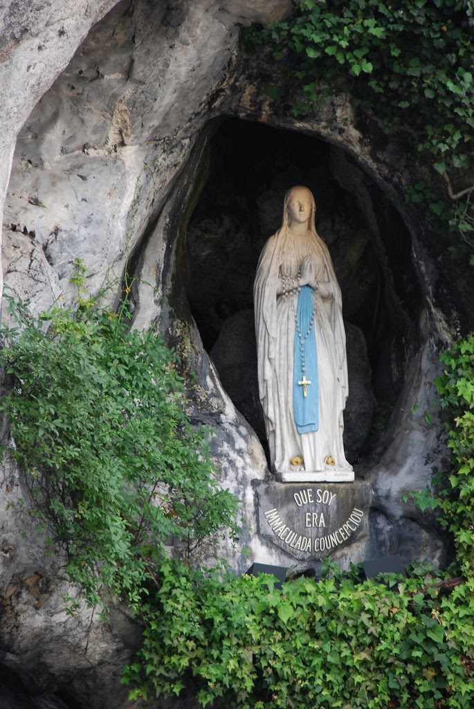 City Adventure Guide: How can travel to Lourdes France