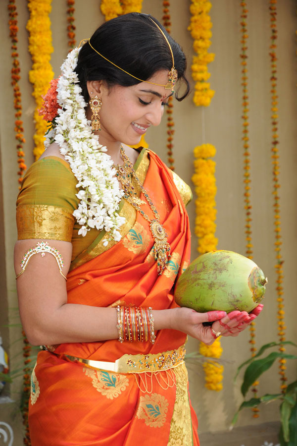 Anushka Shetty Cute Saree Photos, Images | Movieartists