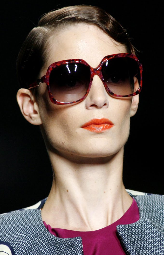 Juanjo Oliva spring-summer 2010 sunglasses collection, from YFSpain. Model: Milan