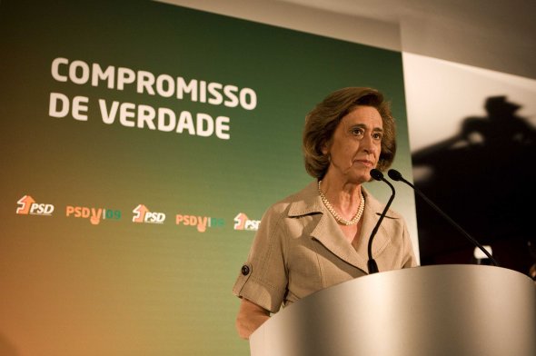[manuela_ferreira_leite_2.jpg]