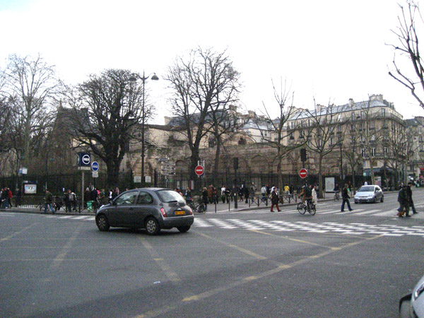 [paris_street.jpg]