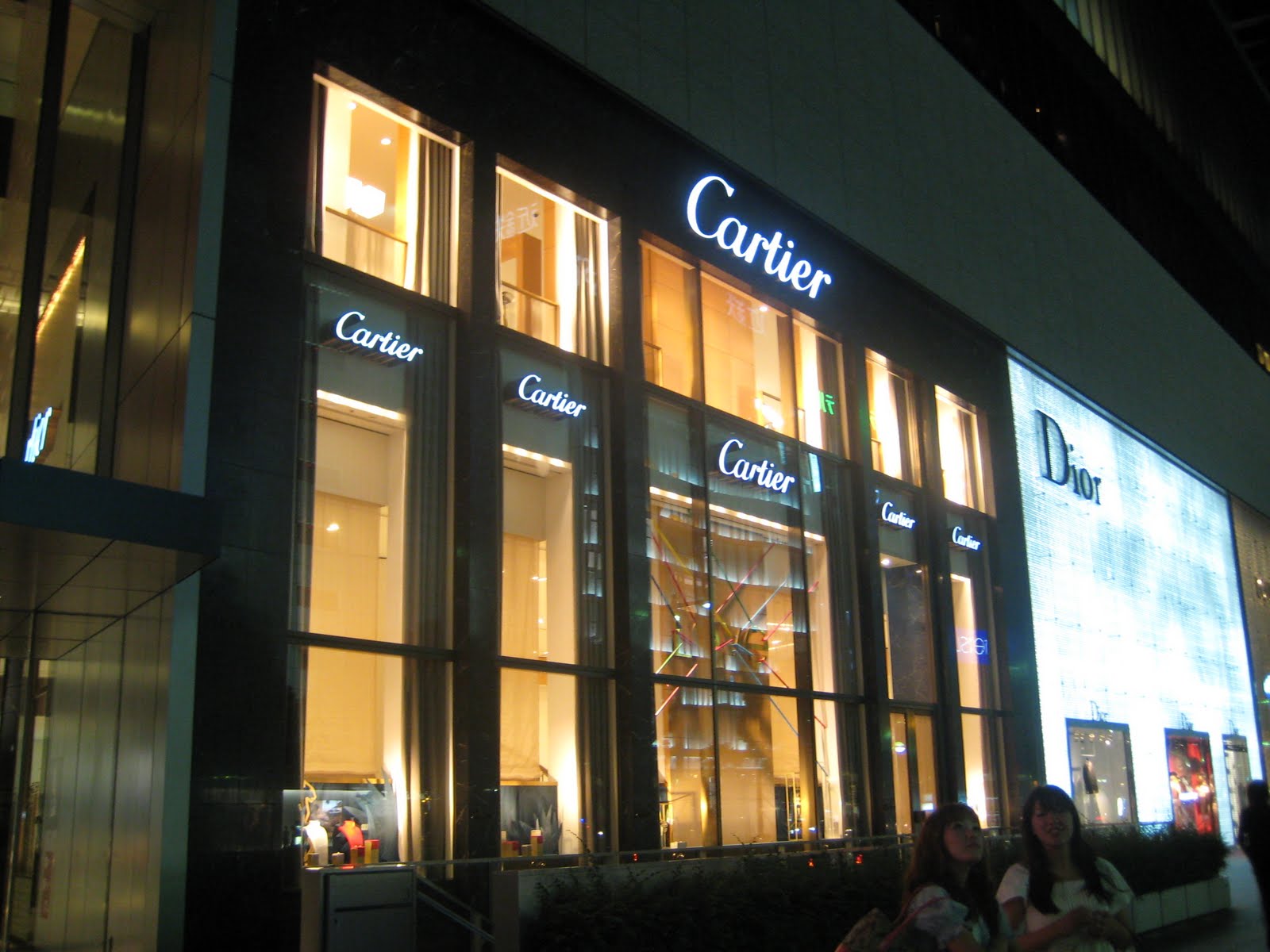 Victoria In Japan Land High End Stores