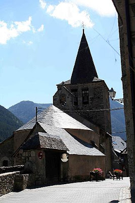 Iglesia y campanario de Gessa