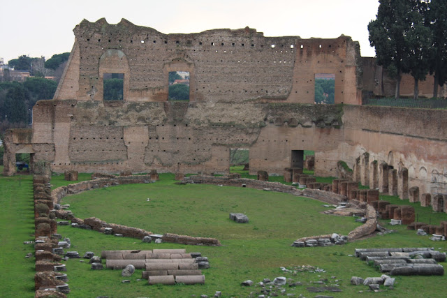 Roteiro para visitar o COLISEU DE ROMA e fórum romano, os testemunhos do Império Romano | Itália