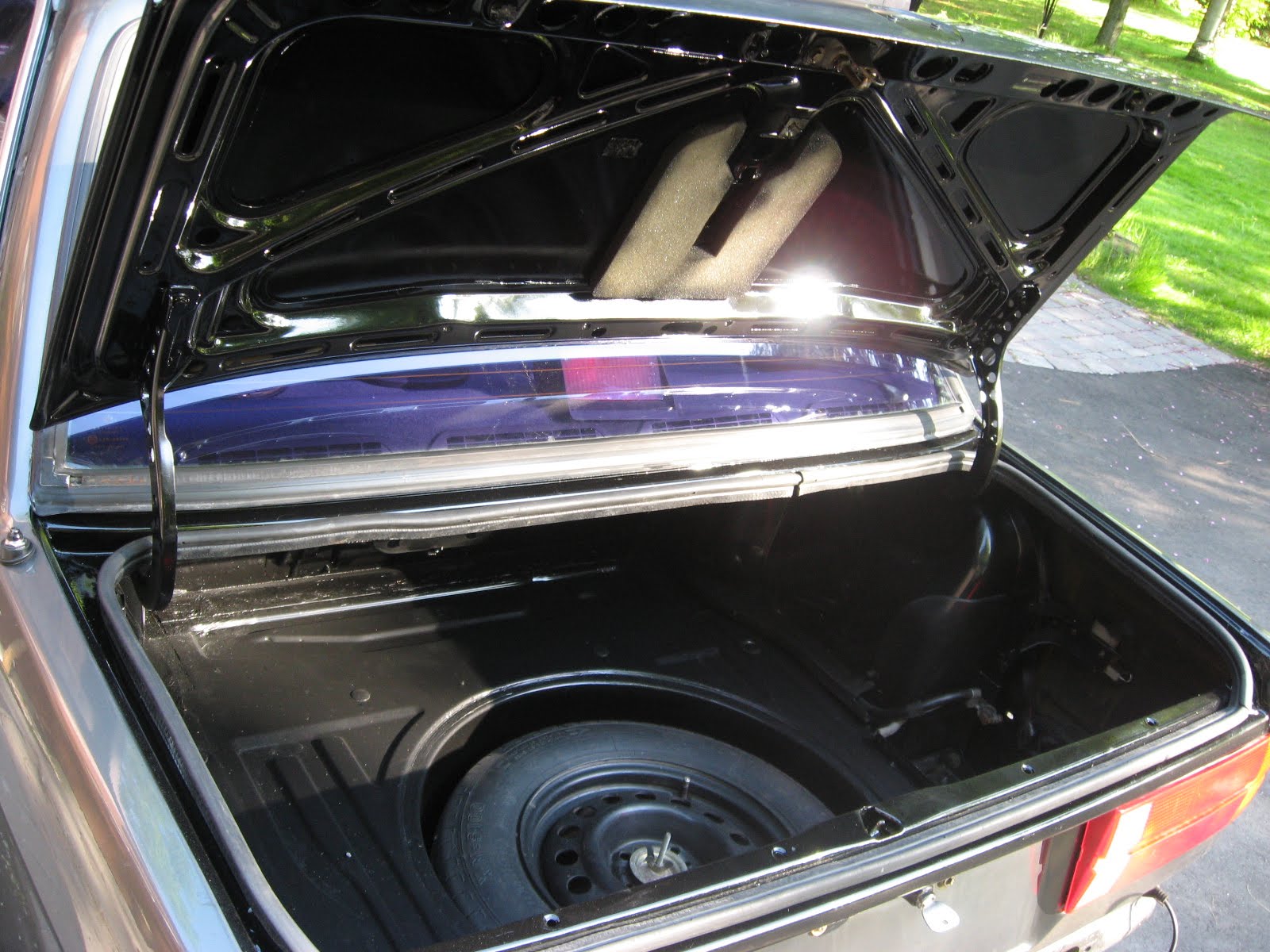 MY PROJECT 1987 BMW 325IS (E30) trunk finished...ez liner...sunroof