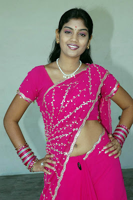 Telugu XXX Bommalu Pictures: KARUNA ...showing navel in rose saree (3)love