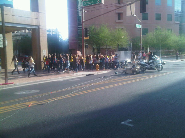 EverydayBieber.Blogspot: Justin Bieber likes girls chasing him