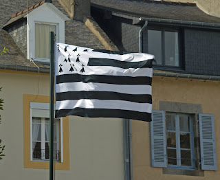 Caroline's Miscellany: Gwenn ha du: the Breton flag