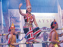 [gawai-fest-2.jpg]