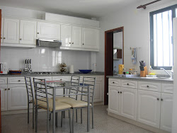 Sunny House East kitchen & dining area