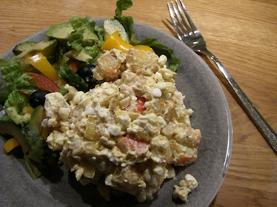 CIMG7374 - Crabsticksröra med sallad och avokado