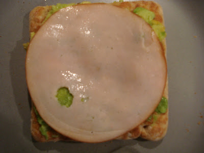 Dinkelbit+med+avokado+och+kalkon - Min frukost med Dinkelbitar - Vilken var godast?