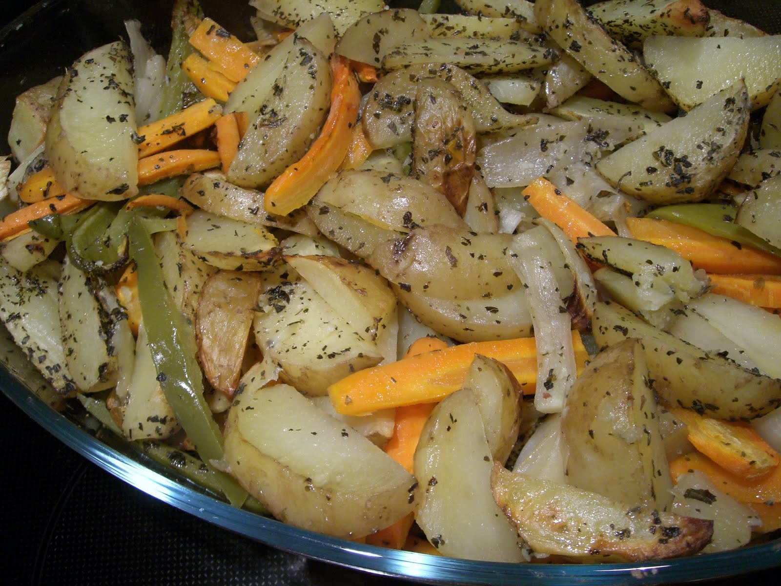 [ugnsrostade+rotsaker+och+kyckling+002.jpg]