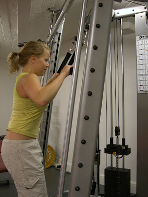 CIMG4686 - Styrketräning rygg, biceps, axlar