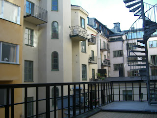 Balkongen+WC+Nybroplan - Ytterligare en svettig träningsmorgon