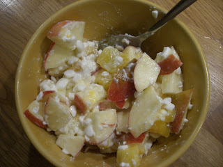 Mango,+%C3%A4pple,+keso+till+mellanm%C3%A5l - Mango, äpple och minikeso