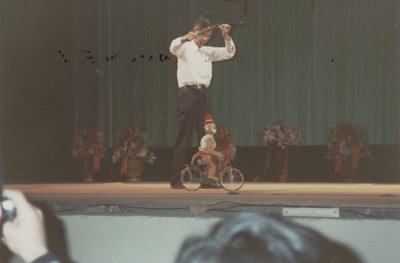 [mono-en-bicicleta-low.jpg]