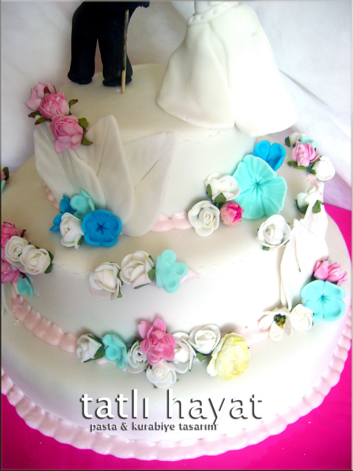 TATLI HAYAT PASTA TASARIM Kaçan Damat Nişan Pastası