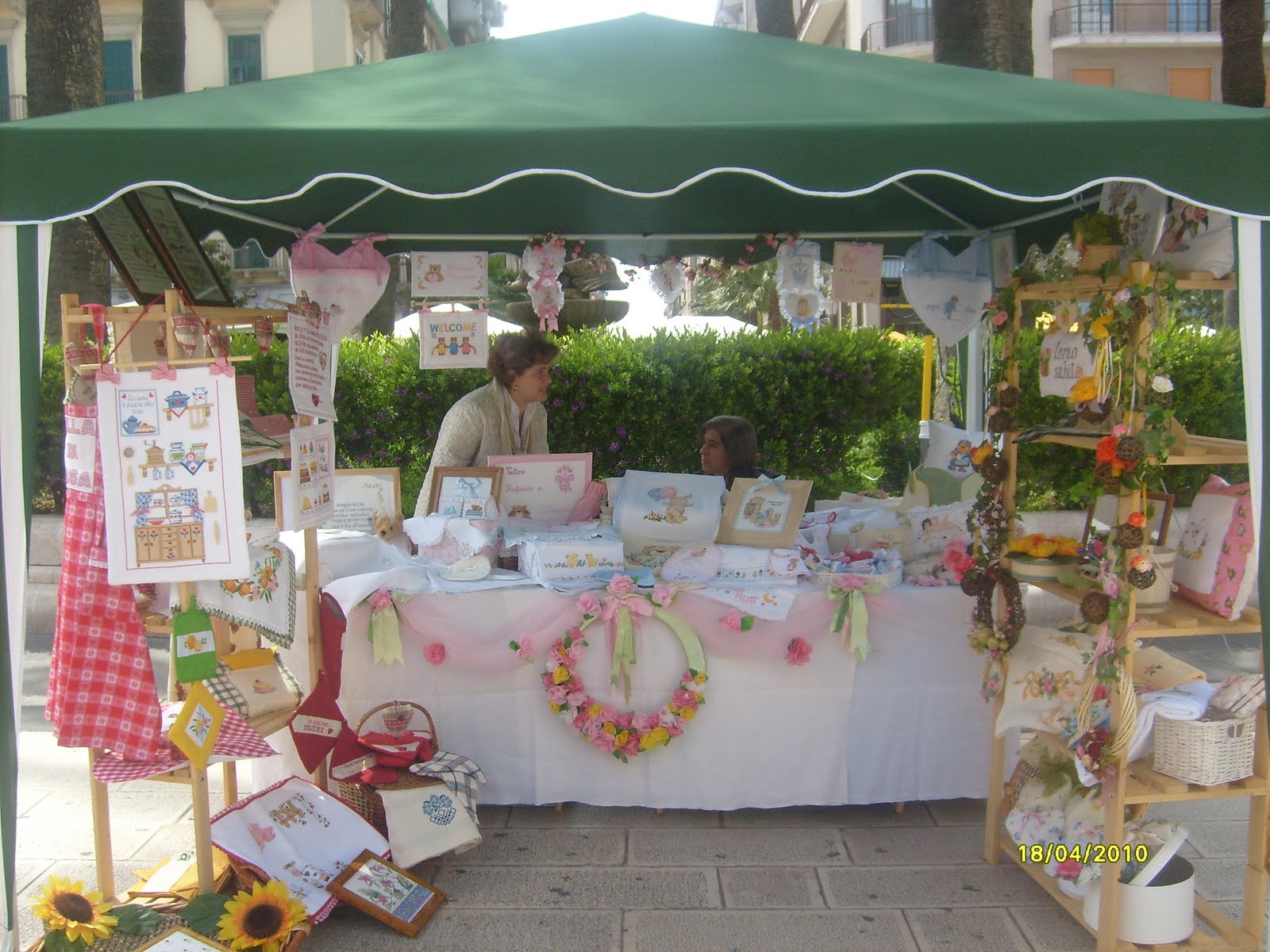 Il filo del cuore.Ricami Un piccolo sogno realizzato...il mercatino