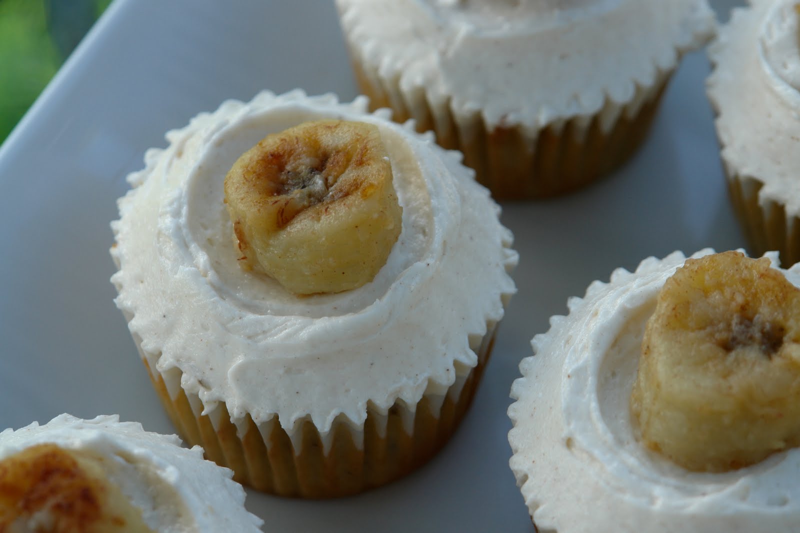 K Bakes Banana Nut Cupcakes with Cinnamon + Honey Frosting