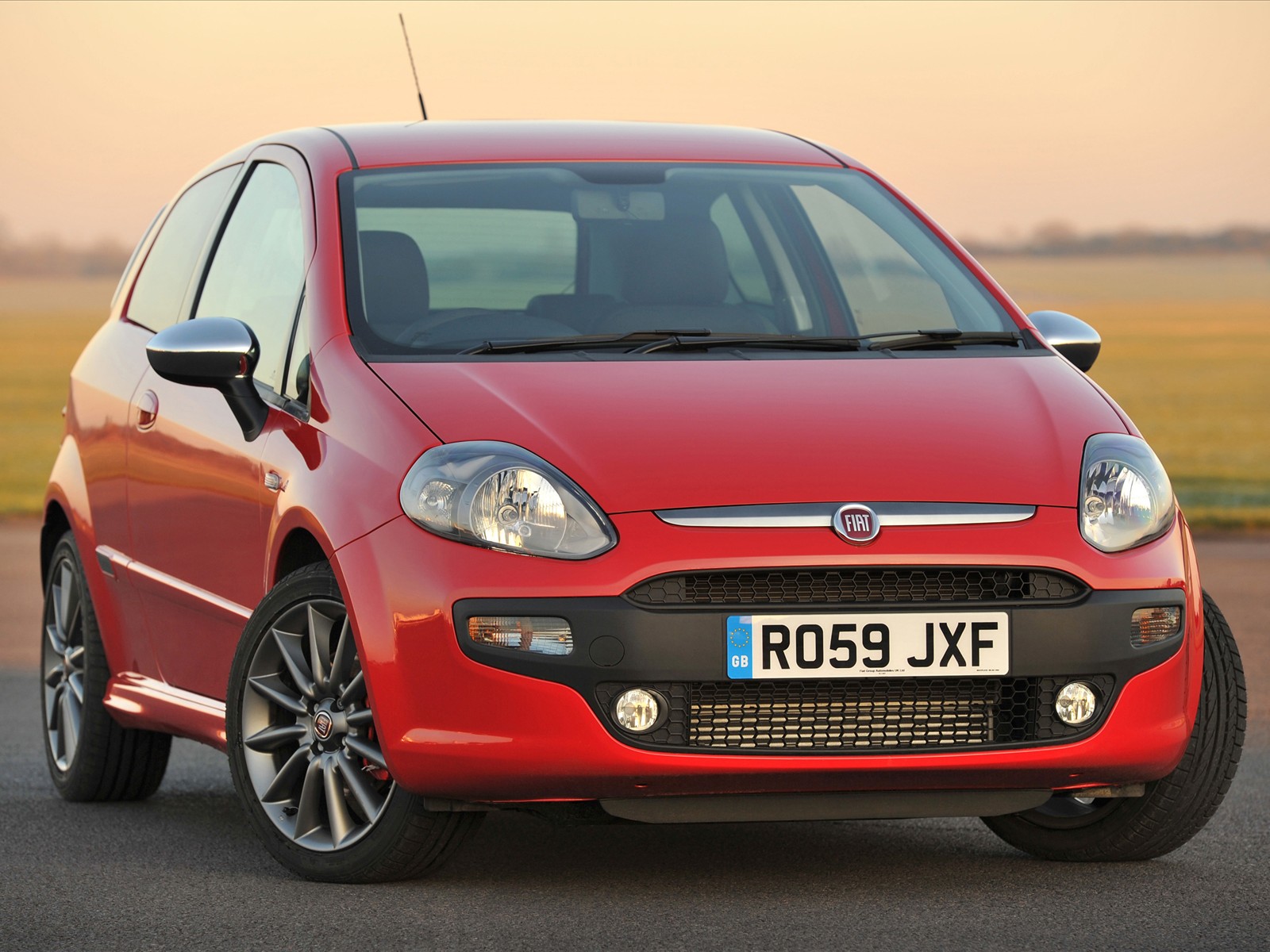 Car Pictures 2010 Fiat Punto Evo First Look prices