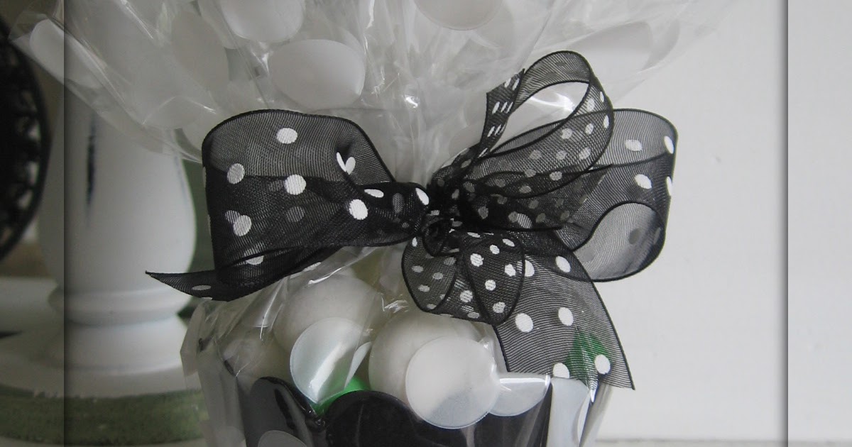 The Essential Packaging Store Blog Party favors using cupcake wrappers