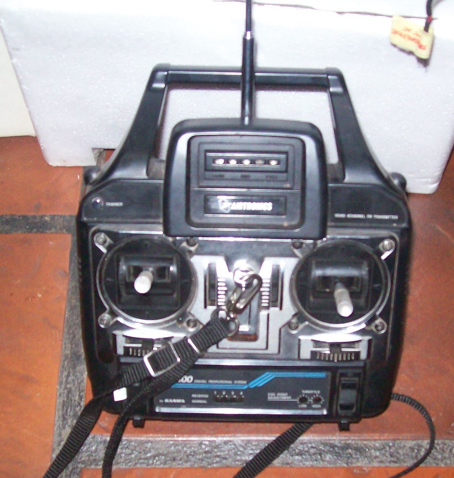 Juguerama Hobbys Radio Airtronics 4 canales