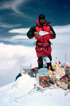 Hugues sur l'Everest 8 850 m le 17/05/2004