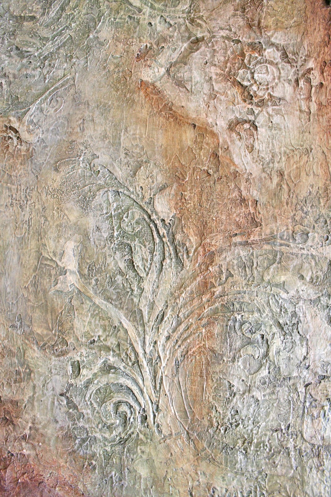 E Makes Art Crumbled Rusty Garden Wall Painting