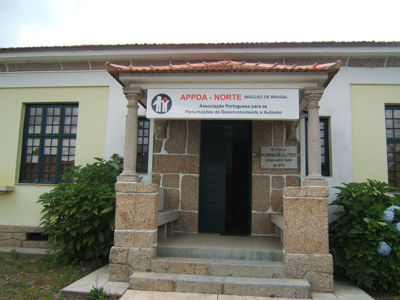 [foto+edificio+braga.JPG]