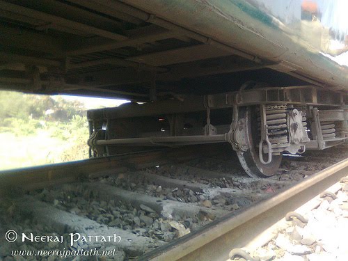 Garib Rath Express Train derailment - updates and pics ~ Mumbai Trains ...