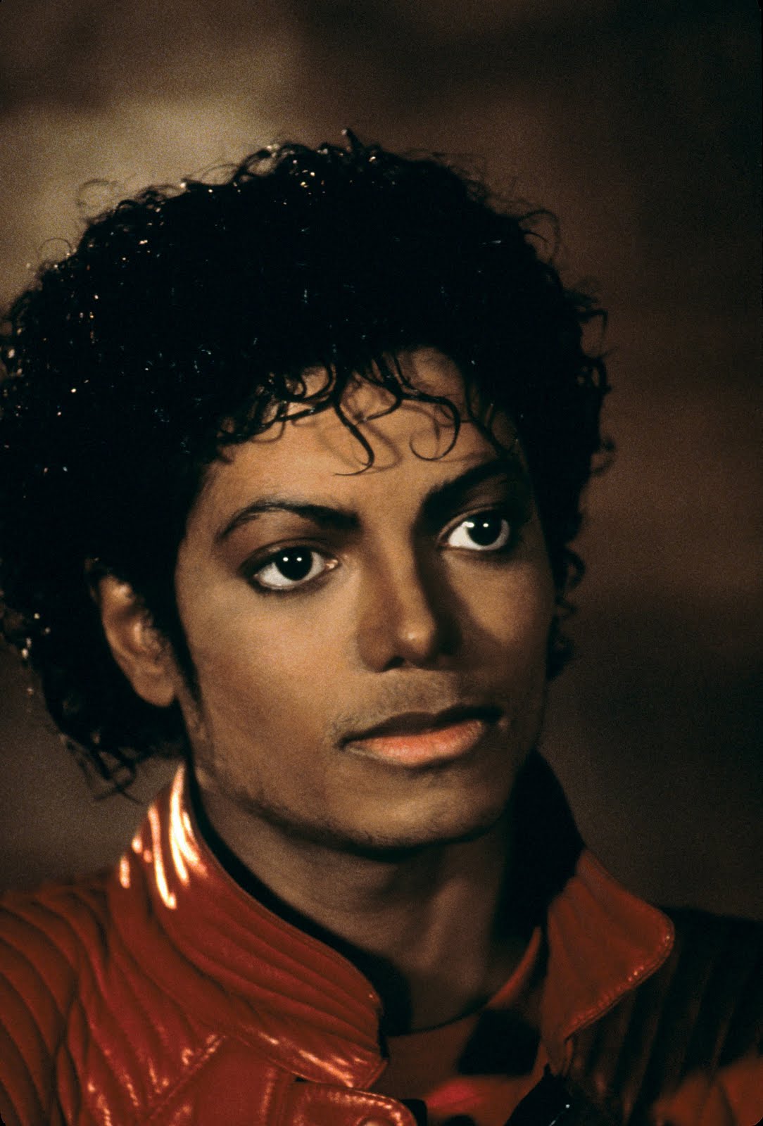 http://2.bp.blogspot.com/_dl8QaFOi1rw/TD04sZzd4uI/AAAAAAAAAis/DG11WtyyM3k/s1600/MichaelJackson68229.jpg