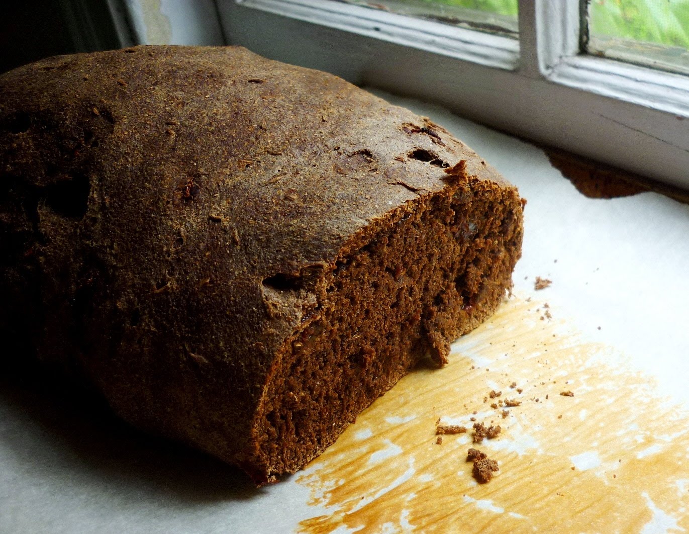 Pumpernickel Bread With Raisins