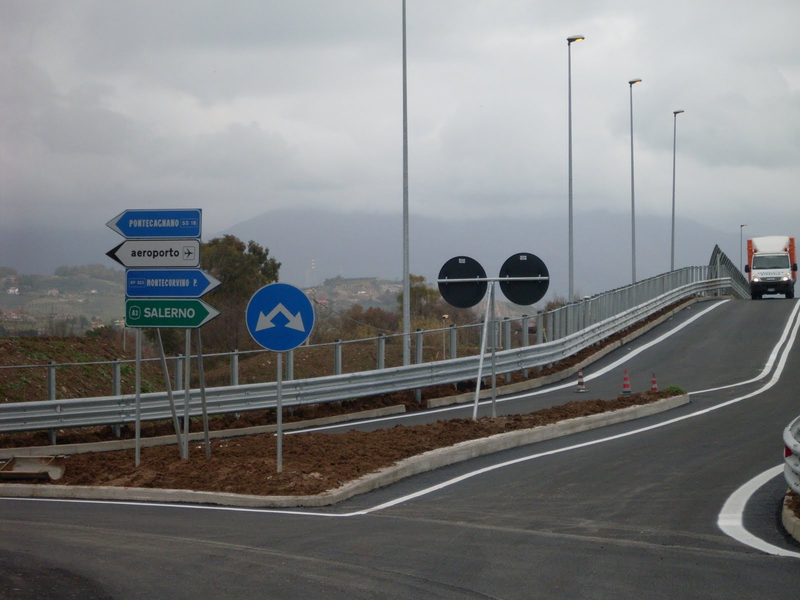 Sulle Carreggiate Sulle Rampe E Sugli Svincoli