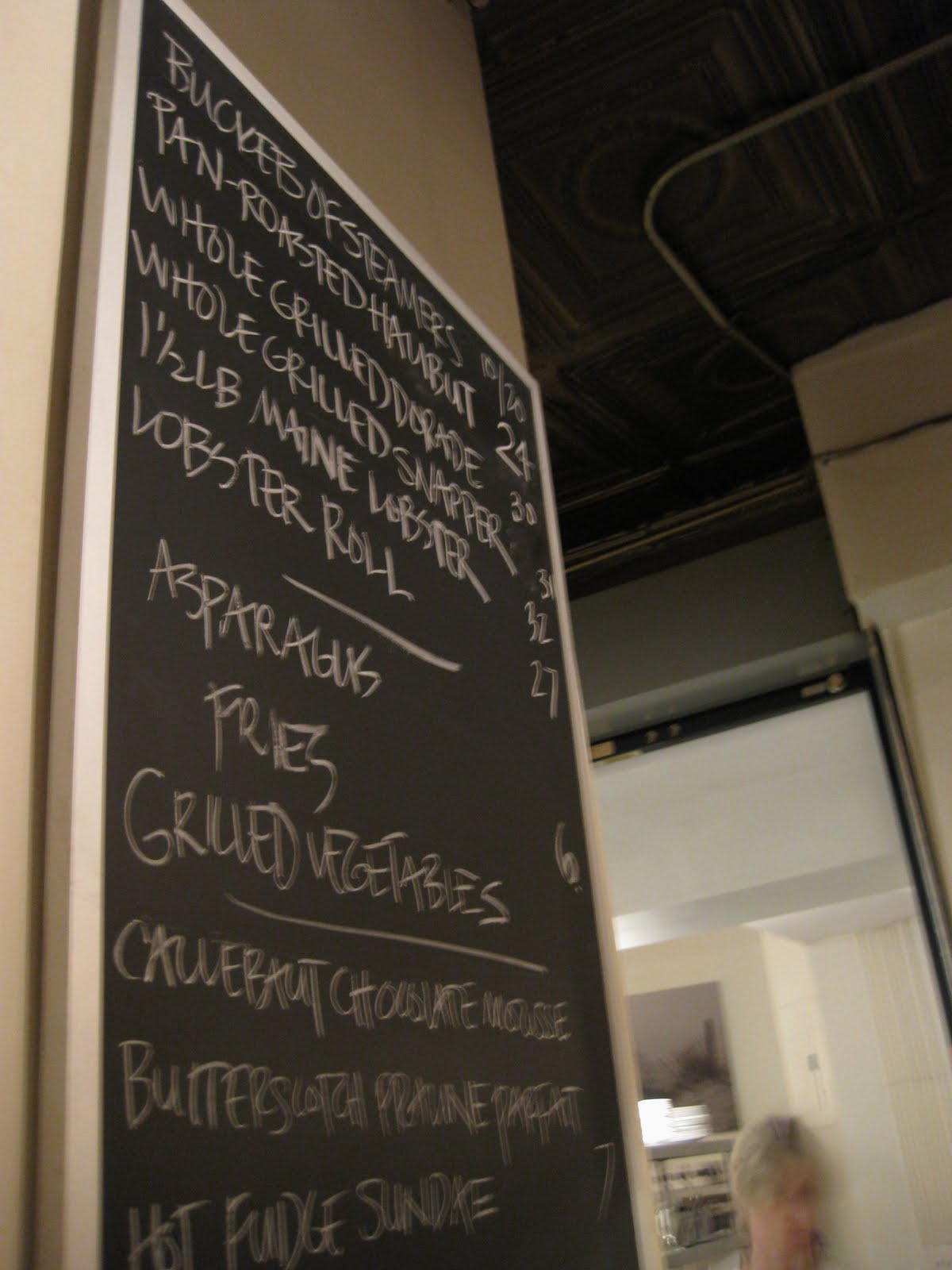 Law & Food Sticking with the Original at Pearl Oyster Bar