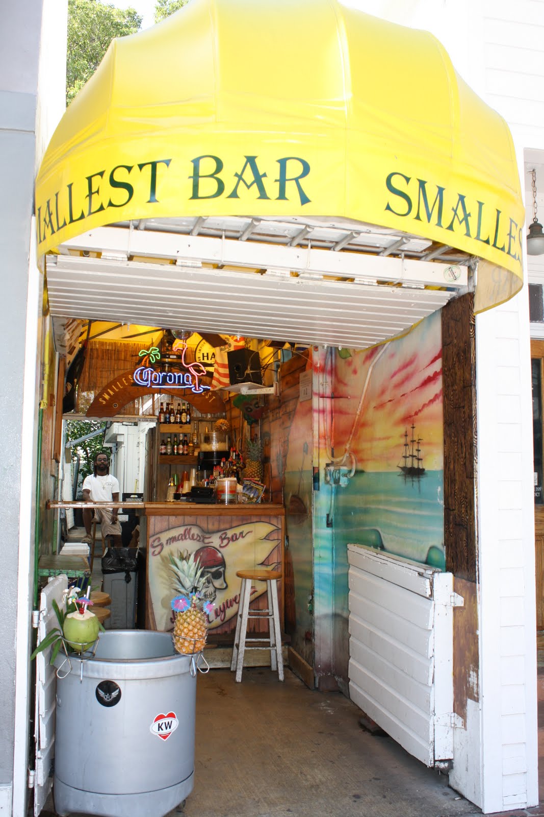 Canon Tracks Smallest Bar Key West