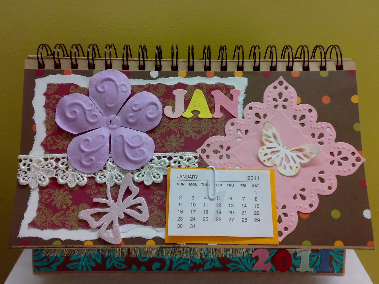 Kalalayaa's Art Stuido HANDMADE DESKTOP CALENDAR